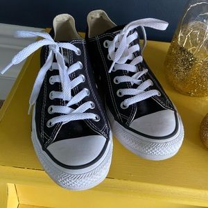 Converse All Star Chuck Taylors. size Wm 7.5
